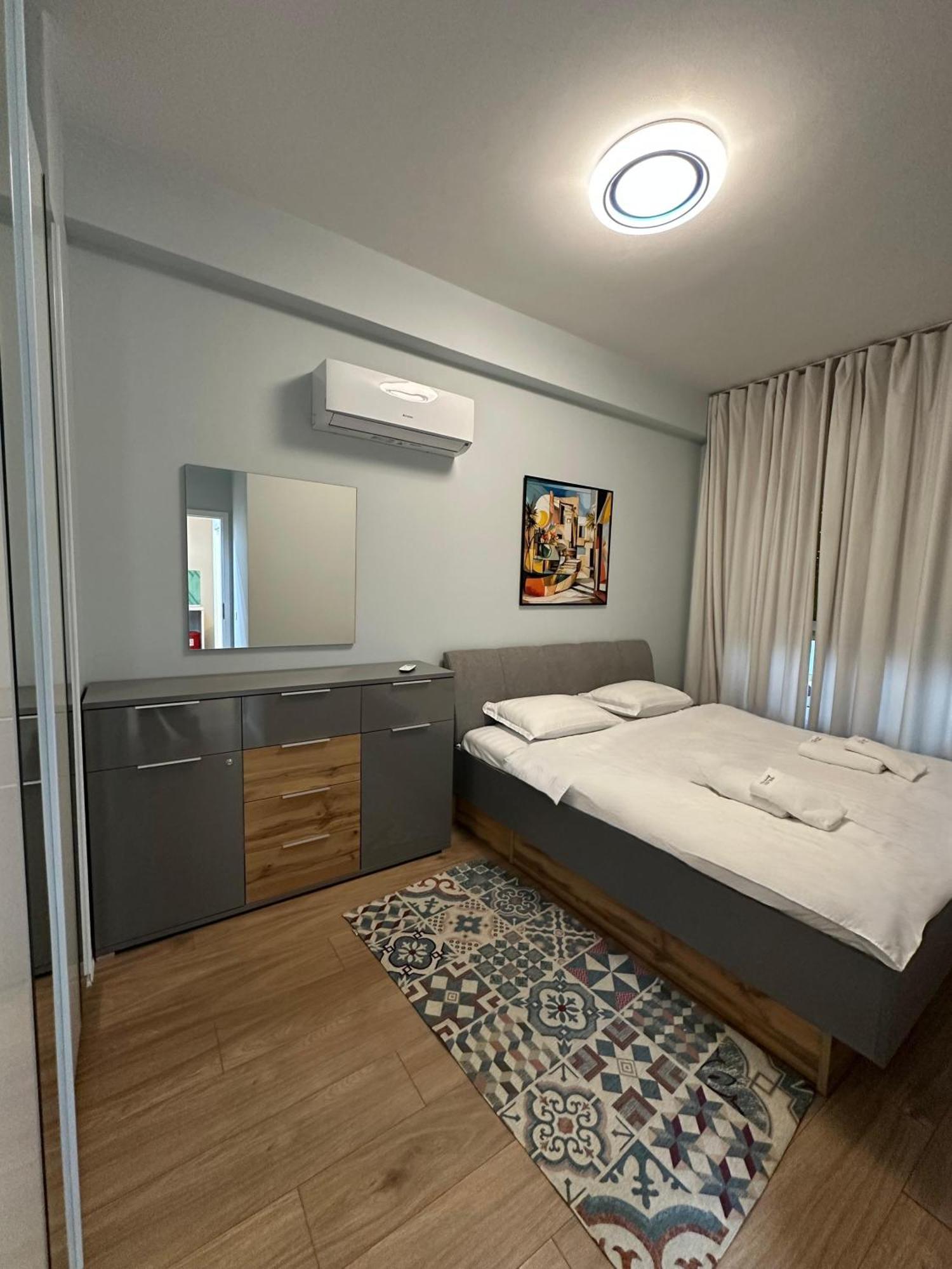 Picasso Apartment ティラナ エクステリア 写真